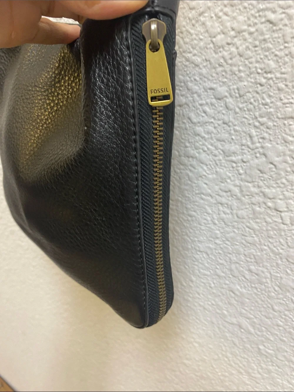 Fossil Black expandable crossbody Leather Messenger Bag with 10”x8”